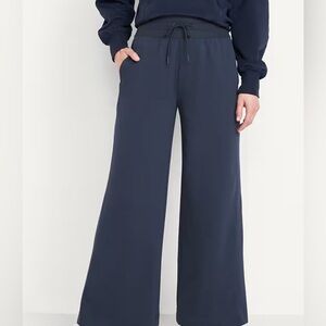Old Navy Dynamic Fleece Pants